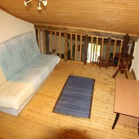 House Jean Paul